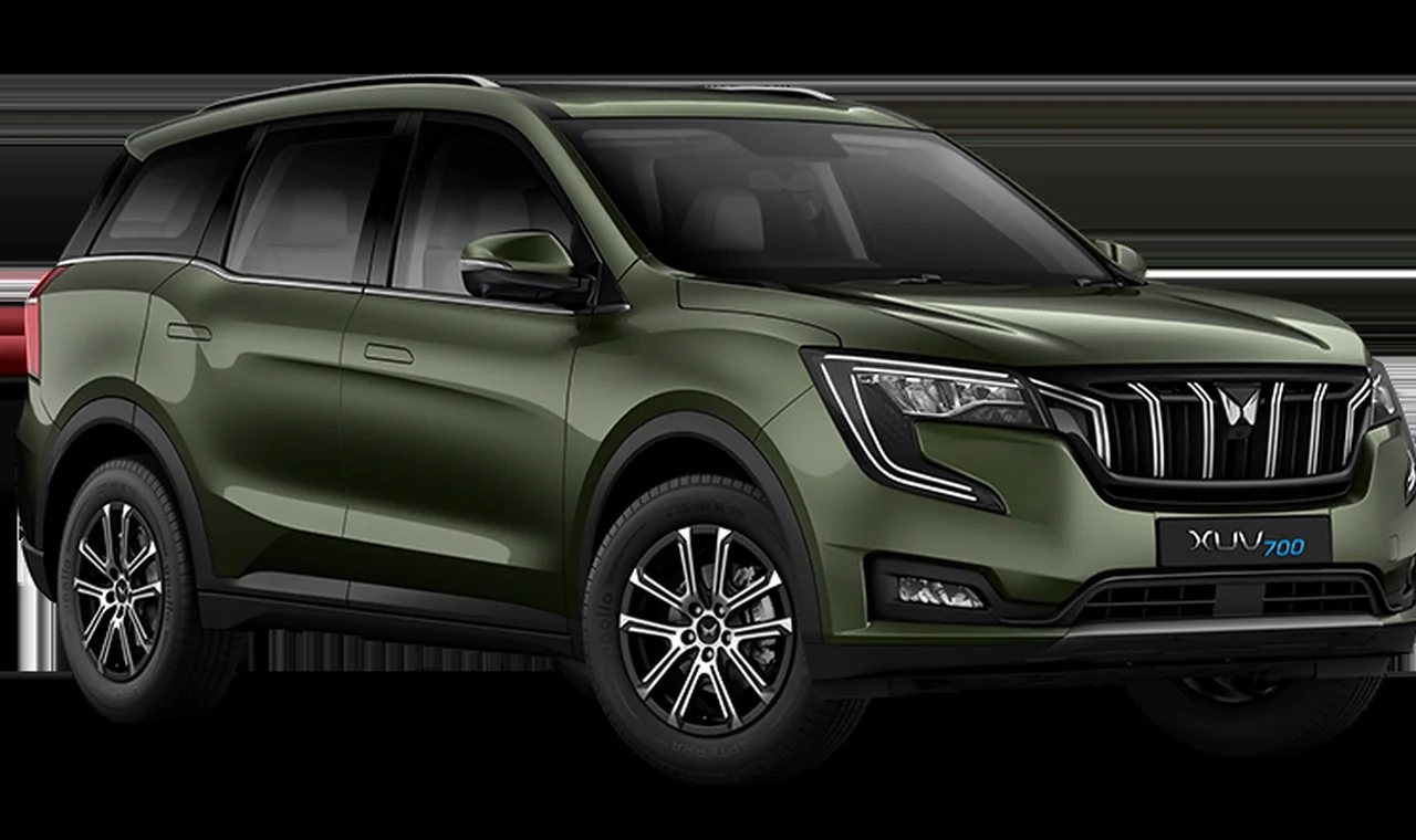 Mahindra XUV700 deep forest image